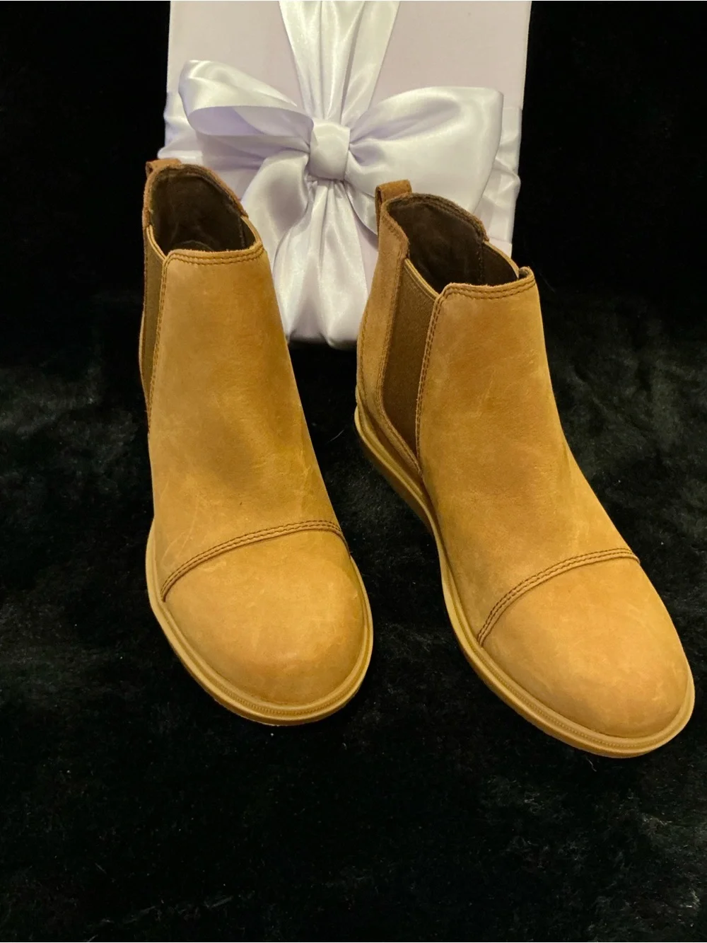 Sorel Evie II Women's Tan Suede Chelsea Ankle Booties Size 7